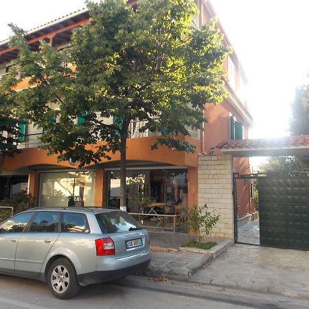 Elvin Apartments Sarandë Eksteriør billede